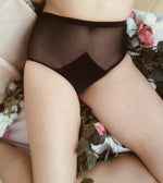 Charger l'image dans la galerie, Une culotte menstruelle haute très couvrante et absobante ! Plus de fuite pendant la nuit ou pendant la journée !