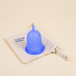 Charger l'image dans la galerie, La Grande Mariole, la cup ou coupe menstruelle rigide pour les psortives