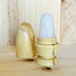 Charger l'image dans la galerie, Le parfait compagnon pour soulager les douleurs ! Migraines, douleurs musculaires, il s'occupe de tout ! Même pour le rhume, sous le nez ou sur le torse, il débouche les voies respiratoires. 5 grammes de menthol pur à emporter partout !