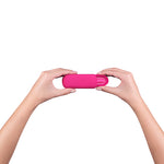 Charger l'image dans la galerie, Ziggy cup, la seule cup qui permet les rapports sexuels pendant les règles. Elle ne gêne pas et sait se faire oublier. plié dans la main