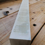 Charger l'image dans la galerie, Un savon nettoyant qui ne prend pas de place ? Le voila ! Un bloc de savon détachant seulement composé d’huile d’olive bio ! Photo barre