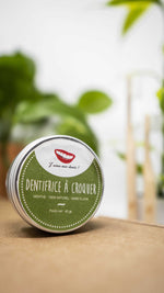 Charger l'image dans la galerie, Un dentifrice à croquer idéal pour vos voyages avec sa jolie boite réutilisable