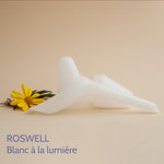 Charger l'image dans la galerie, Pisse-debout réutilisable en bioplastique, fabriqué en France. L'allié des festivals, des randonnées et des toilettes sales. Il vous évite des positions douloureuses et acobatiques. Pisse debout, urinoir féminin, urinoir pour femme, efficace et transportable. blanc phosphorescent